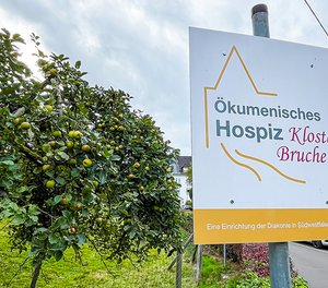 Beim Apfelfest am Ökumenischen Hospiz Kloster Bruche am 20. September wird den Besuchern rund um die Klosterscheune wieder Musik und allerhand Köstliches geboten. 